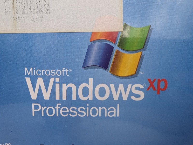 NEW Microsoft Windows XP Professional SP 2 Reinstallation CD 2002 For Dell gallery