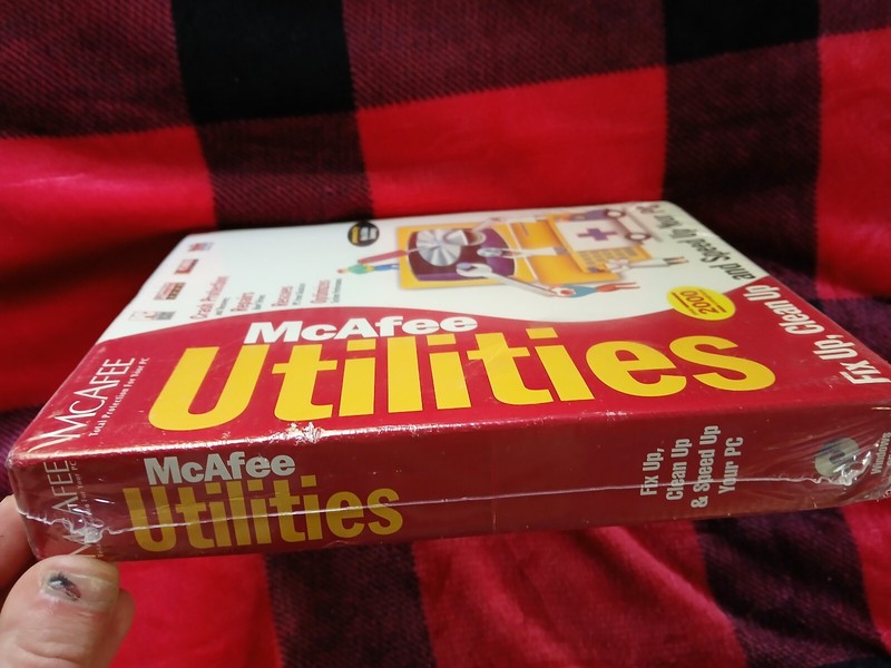 McAfee Utilities Nuts & Bolts Factory Sealed for Windows 95/98 NEW! gallery