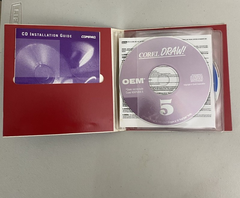 Compaq Software Bundle Binder Corel PGA Tour Yukon Trail Quicken Vintage RARE gallery