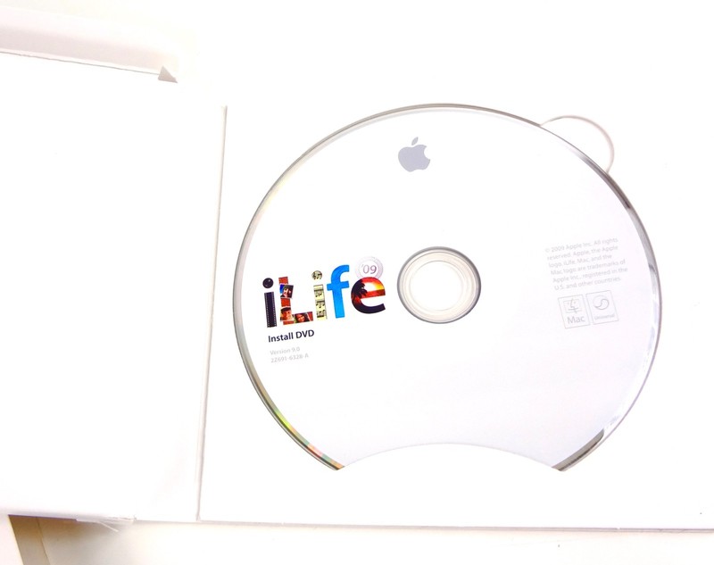 Apple Ilife 09 DVD In PERFECT Condition BOXED . Working Perfectly . gallery