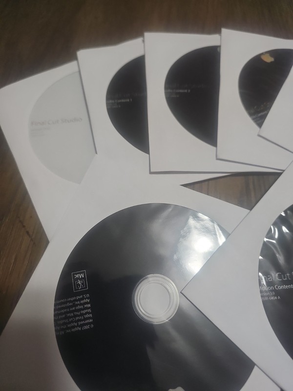 Apple MB647Z/A Academic Final Cut Studio Video Editing Software gallery