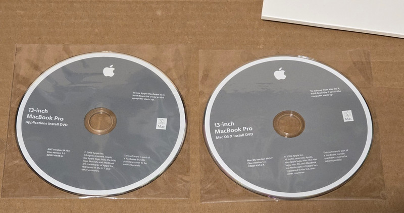 Apple MacBook Pro OS X 10.5.2 Install & Applications 2 Disc DVD Set Booklet 2009 gallery