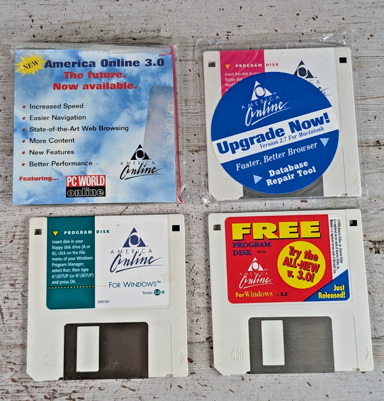 Lot of VTG AOL America Online 3.5″ Floppy Mac 2.7 Win 2.0 3.0- Some SEALED 90s