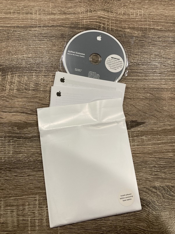 AirPort Extreme 802.11n Wi-Fi Base Station Disc And Media