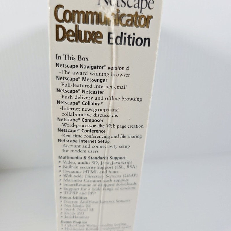 New Netscape Communicator Deluxe - Inet Acc Version 4 Windows PC CD Big Box gallery