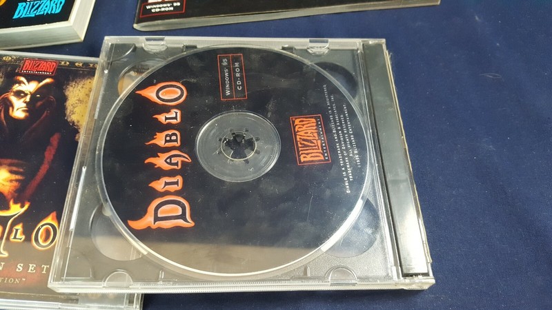 Lot Diablo II Expansion Set CD Game Manuyal & Strategy Guide Windows VG gallery