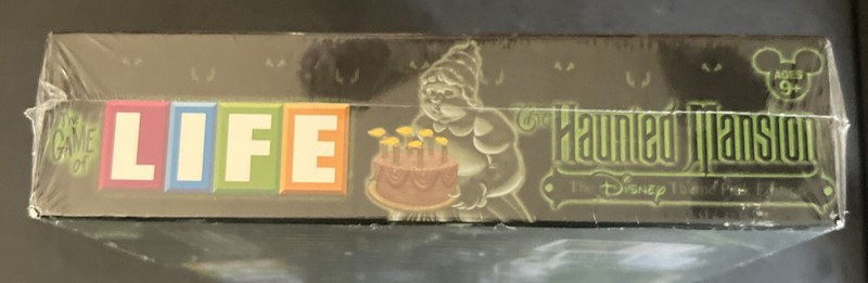 Disney The Game of LIFE - Haunted Mansion Theme Park Edition - 400016187687 gallery