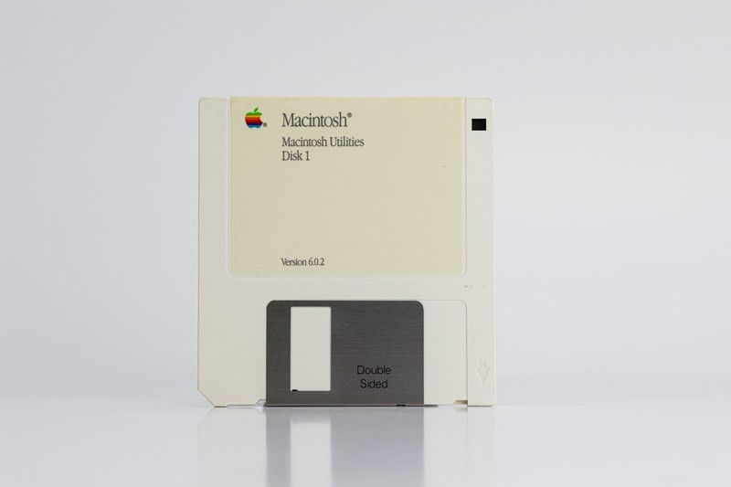 1988 Apple Macintosh System Software 6.0.2 Original 3 Disk Set gallery