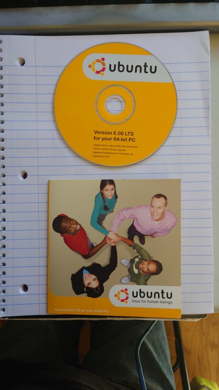 Rare Vintage Ubuntu 6.06 LTS 64-bit Desktop Edition Official Live CD