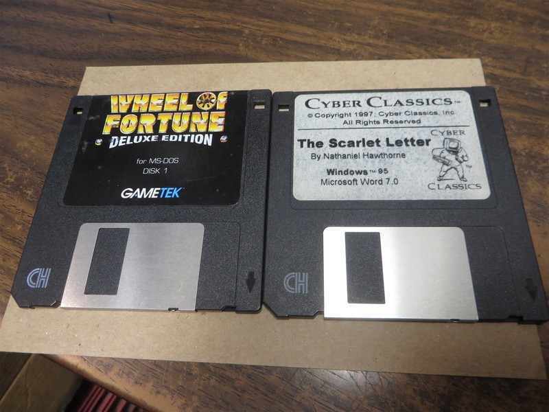 VINTAGE SOFTWARE 2 FLOPPY DISCS WHEEEL OF FORTUNE + THE SCARLET LETTER