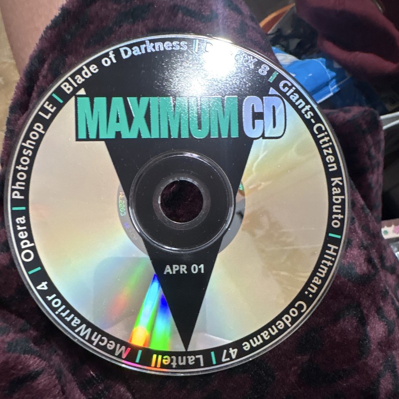 Maximum PC Maximum CD APR 01 April 2001 Game & Software Demos Promo CD gallery