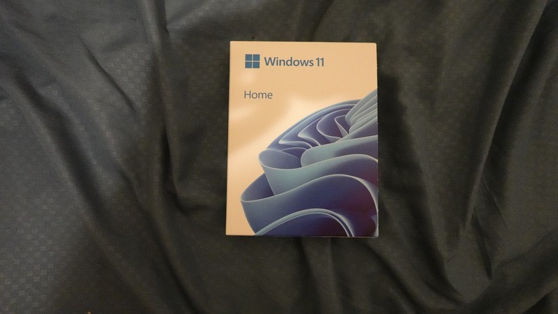 Microsoft Windows 11 Home (USB) 64-bit – DirectX 12 Ultimate