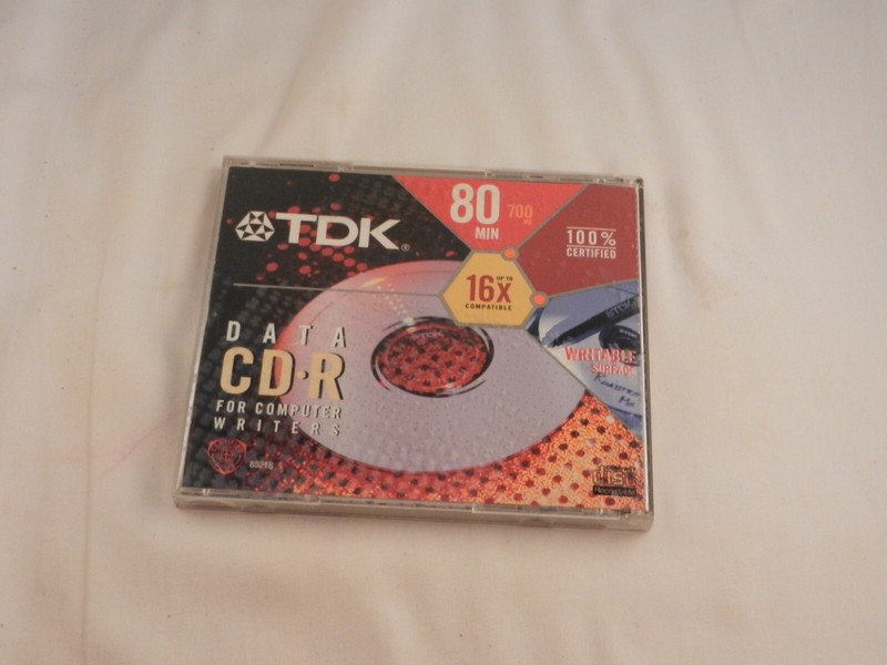 TDK DATA CD – R “NEW” SOFTWARE – 80 MIN