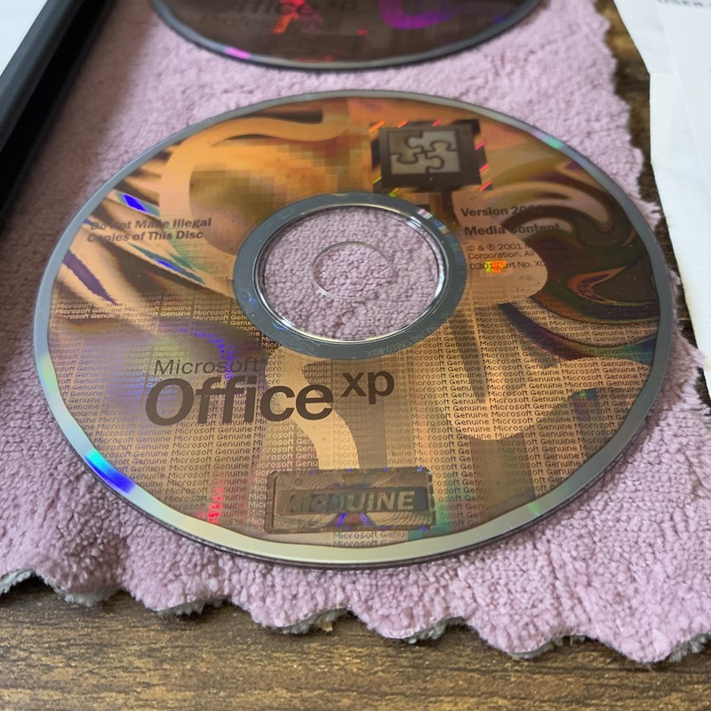 Microsoft Office XP Professional Suite Version 2002 CD with Product Key Included gallery
