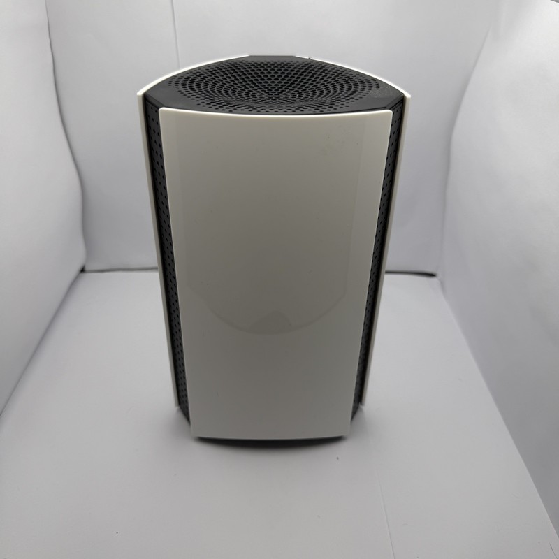 BitDefender BOX Smart Home Cybersecurity Hub – Silver (BT11021000EN)