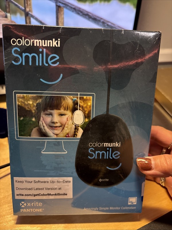X-Rite ColorMunki Smile, Monitor Calibration Device, For Photo and Video Editing