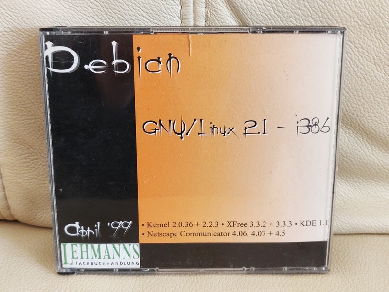 Vintage Debian GNU Linux 2.1 i386 – April 1999 – Retro Software 5 Discs