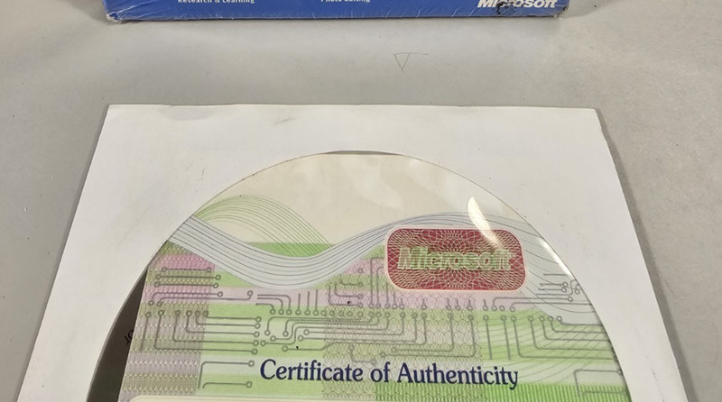 Microsoft Works Suite 2003 With Product Key Brand New Sealed CD gallery