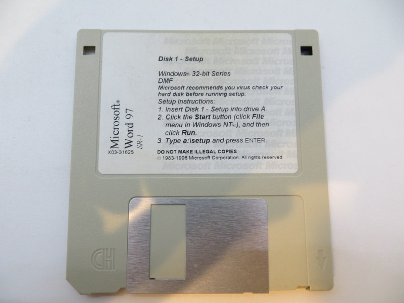 3.5" Floppy Disks MICROSOFT WORD 97 - SR-1 1996 18 Discs - gallery