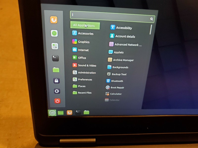 Linux Mint 20.2 Cinnamon x64 Bootable on 16G USB Stick! gallery