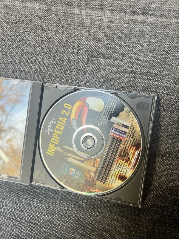 Infopedia 2.0 CD-ROM 1995 SoftKey Multimedia Encyclopedia for Windows 95/98