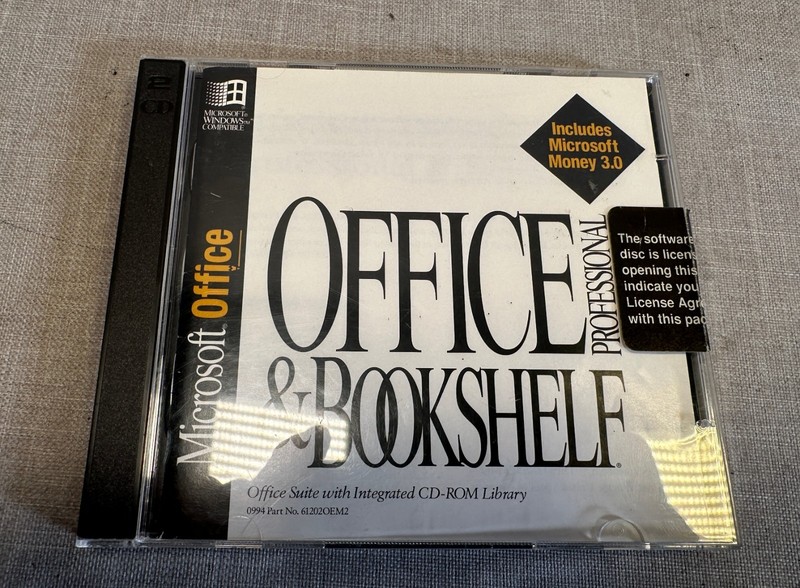 MICROSOFT OFFICE Professional & Bookshelf w/ Money 3.0 for Windows 95 NT OEM gallery
