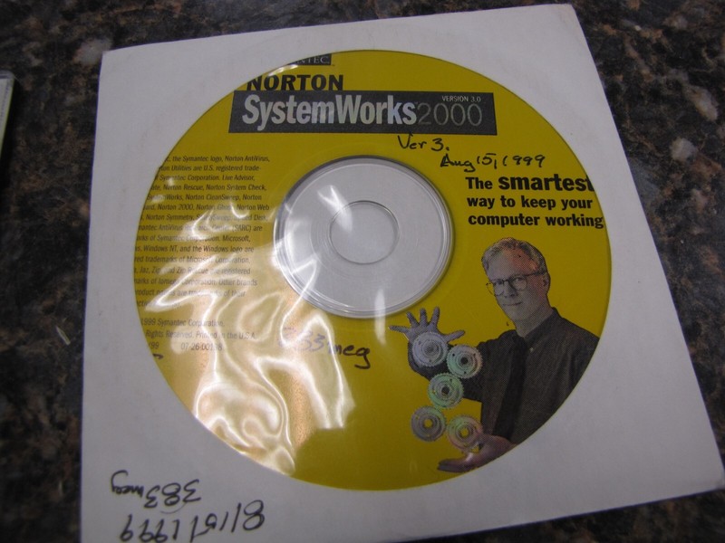 Lot of (6) Vintage Various Norton Anti-Virus Software CD-ROM's - ME31 gallery