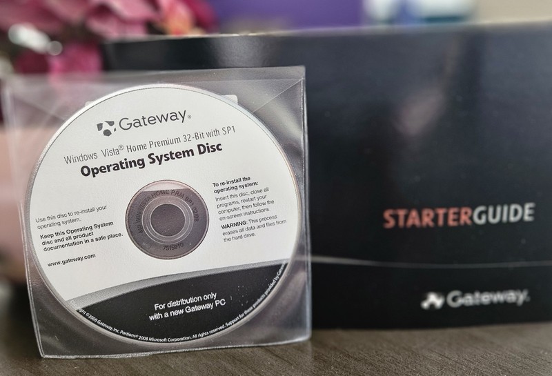 Gateway Vista Home Premium 32-Bit SP1 OEM Disc Appears Unused No Key