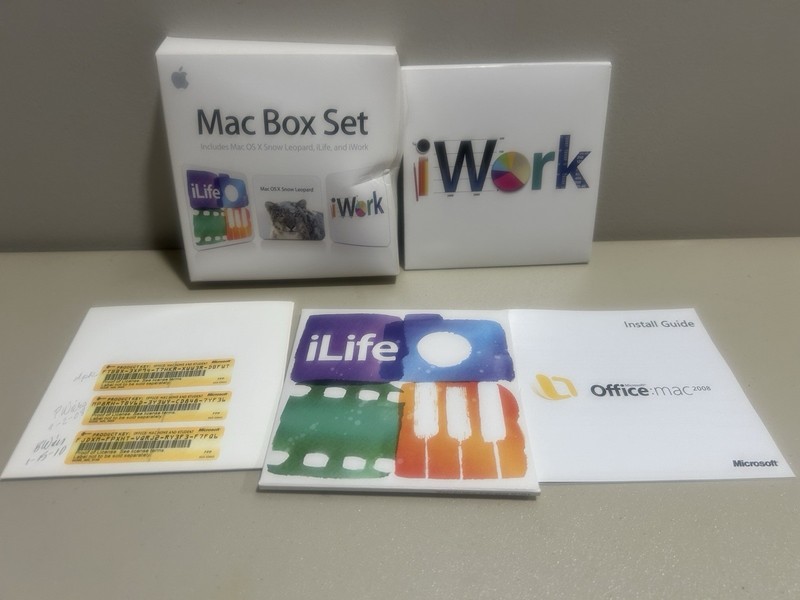 Apple Mac Box Set Includes Mac OS X Office Mac iLife 11 iWork 09 MC680Z/A