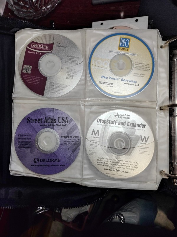 Vintage Apple Macintosh And Microsoft Large CD-Rom Software 90 Discs Lot gallery