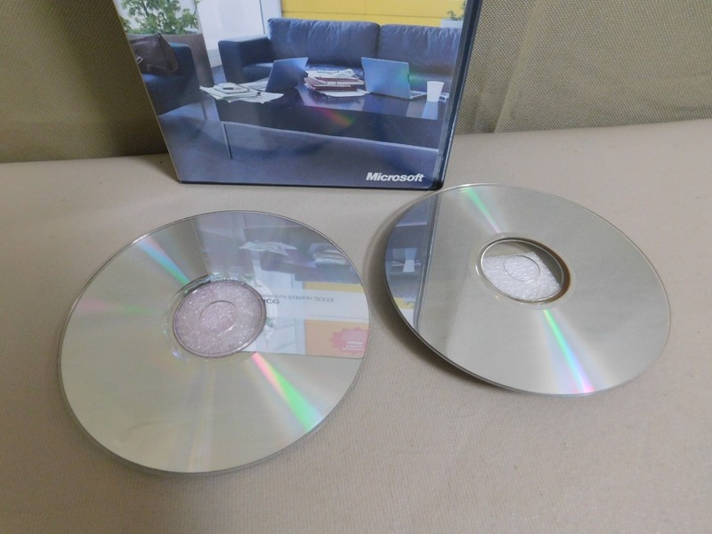 Microsoft Office 2003 Professional Edition & Business Contact Manager (2 discs) gallery