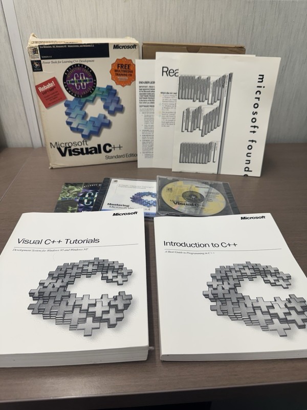 NEW – Microsoft Visual C++ (Version 4.0 For Windows 95 / NT) — (Please Read)