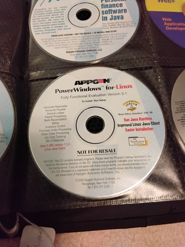 ESTATE SELL OFF- HUGE BINDER FULL OF LINUX CD'S- YOU CHOOSE-PROTECTED- vtg-SAVE$