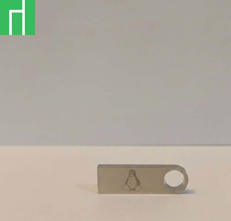 Manjaro Linux (KDE Edition) on Bootable USB Flash Drive with Tux Logo (2025)