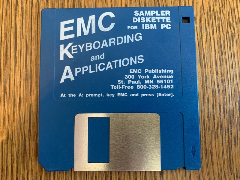 EMC KEYBOARDING AND APPLICATIONS SAMPLER PC DOS 3.5 DISKS EXC COND TESTED