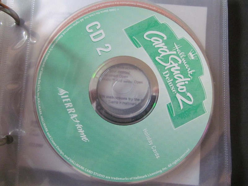 GATEWAY STORAGE BINDER W/ SOFTWARE - MICROSOFT WORKS SUITE 2001 & MORE gallery