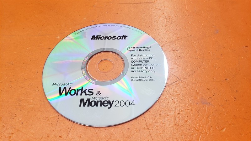 ⭐️⭐️⭐️⭐️⭐️ Microsoft Works And Money 2004 PC Software