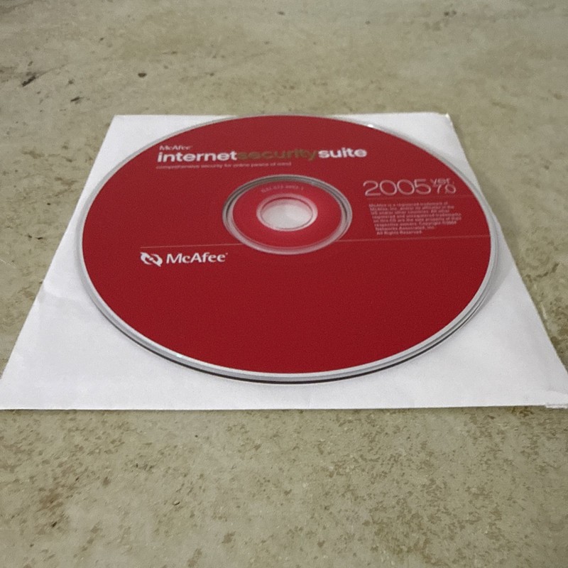 McAfee Internet Security Suite 2005 V7.0 CD gallery