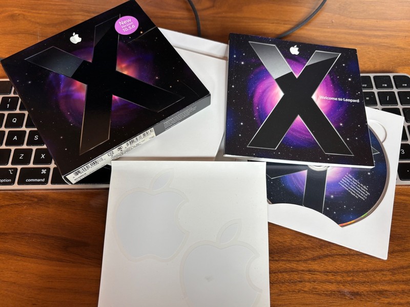 Apple Mac OS X 10.5.6 Leopard Retail DVD