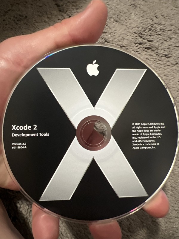 Apple Development Tools Xcode 2 Version 2.2 691-5804-A 2005 Starched