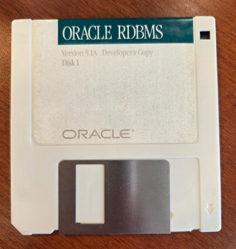 1987 Oracle Database Installation Software 3.5" Discs Total of 11 Discs gallery