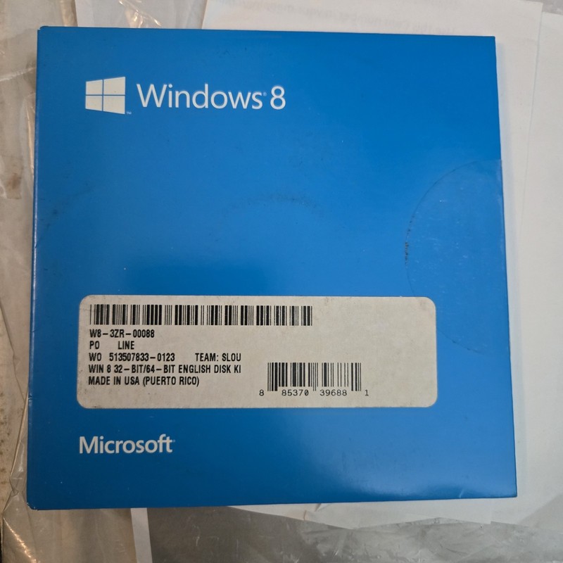 Windows 8 and Pro, 32 bit and 64 bit Backup Discs – NO KEY – MEDIA ONLY