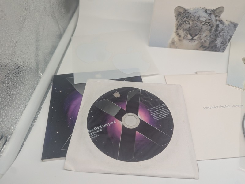 Apple Mac OS X Leopard Version 10.5 & Snow Leopard 10.6.3 Install DVDs Retail gallery