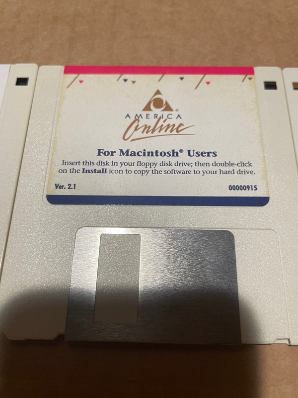 LOT OF 12 AMERICA ONLINE AOL FLOPPY DISKS DISKETTES SET MACINTOSH PC MAC gallery