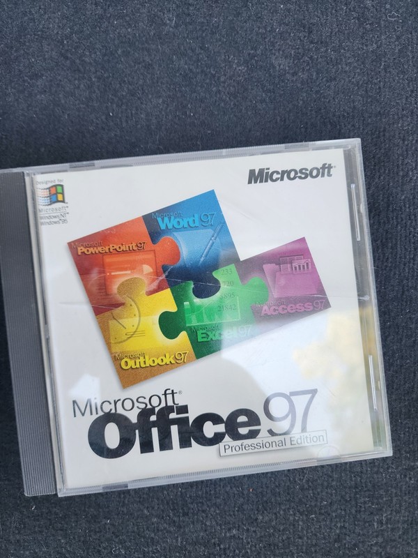 Microsoft Office 97 Professional Edition CD-ROM for Windows 95 / NT SR-1
