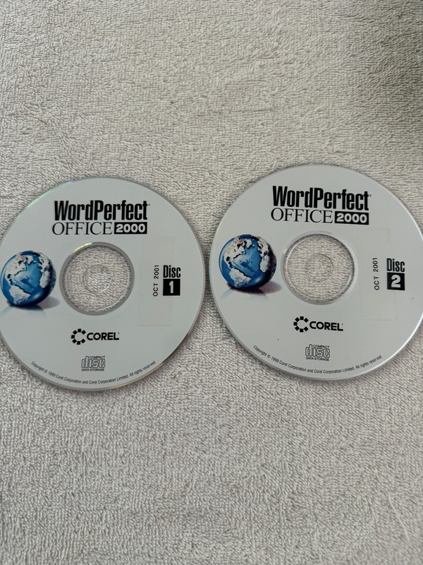 Corel WordPerfect Office 2000 – 2 CD’s