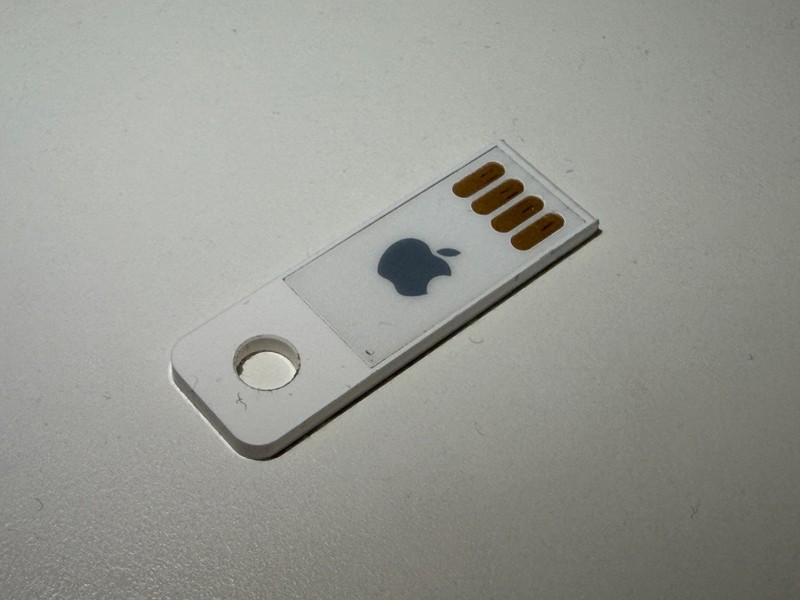Apple MacBook Air (A1370/A1369) ++ MacBook Air Software Reinstall Drive ++ A1384