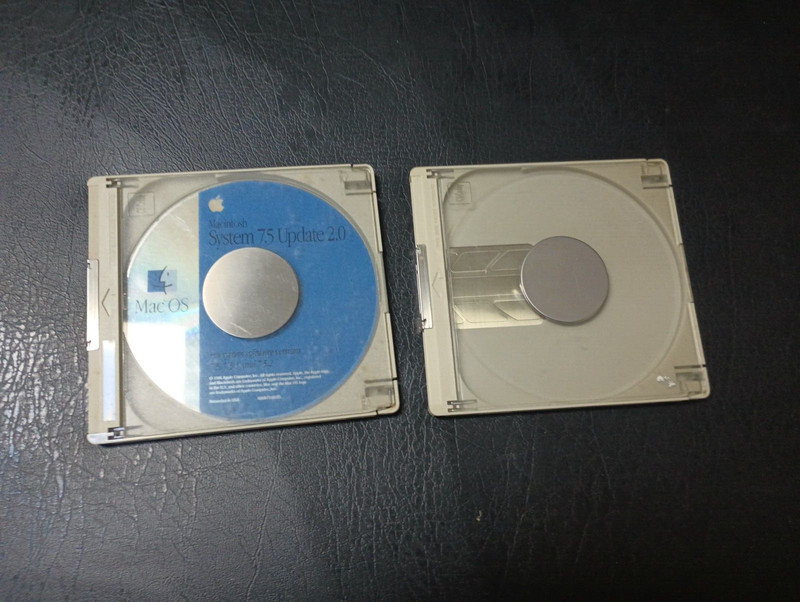MAC OS MACINTOSH SYSTEM 7.5 UPDATE 2.0 DISC AND 2 CD CADDYS gallery