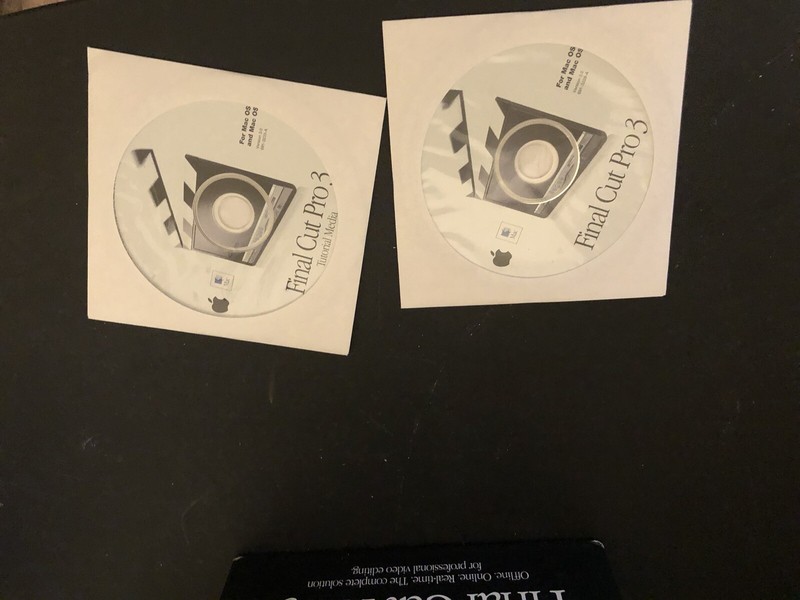 Apple Final Cut Pro 3 ACADEMIC (M8563Z/A) w/2 Licenses Complete W/Box gallery