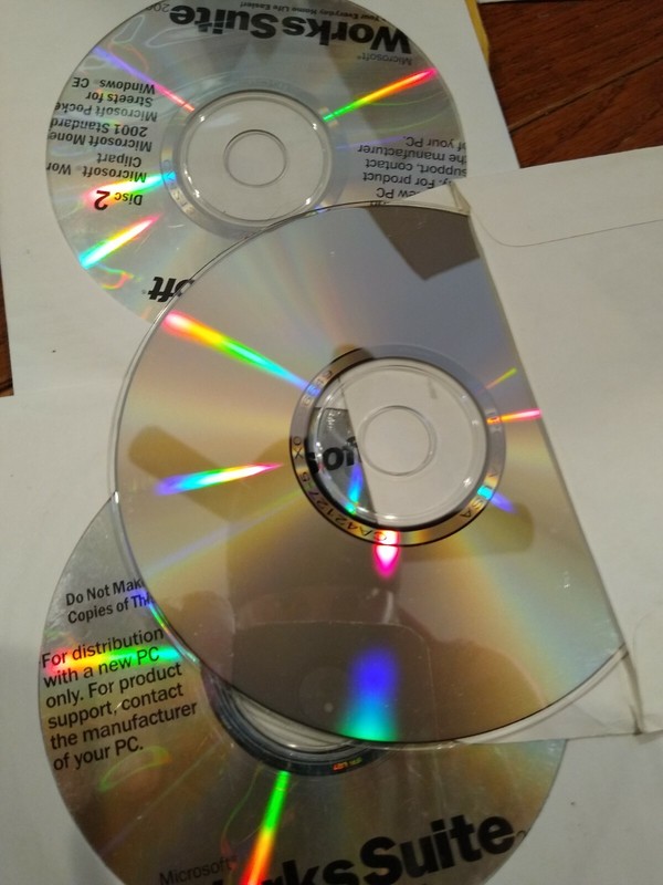 MicroSoft Works Suite 2001 w Product Key - 6 Disc Set w Encarta gallery